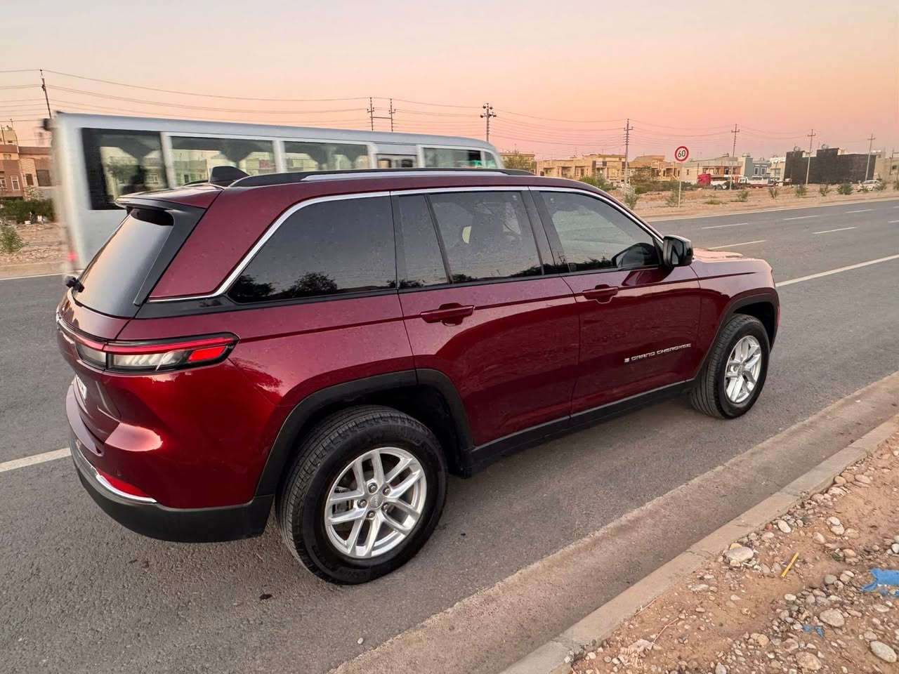 سلام عليكم 
للبيع جيب لاريدو 2023 وارد امريكي 
لون ماروني  ماشيه 42.000 km ممشى امريكا. داخل العراق ماشيه 1.000km سيارة بيها حادث مثل ما موجود بالصوره. بدون ايرباك وسيارة بيها كتاب تظليل نسبه 80%  يمشي بجميع محافظات العراق 
السعر 32.000$  وبي مجال بسيط 
الاستفسار ***********
