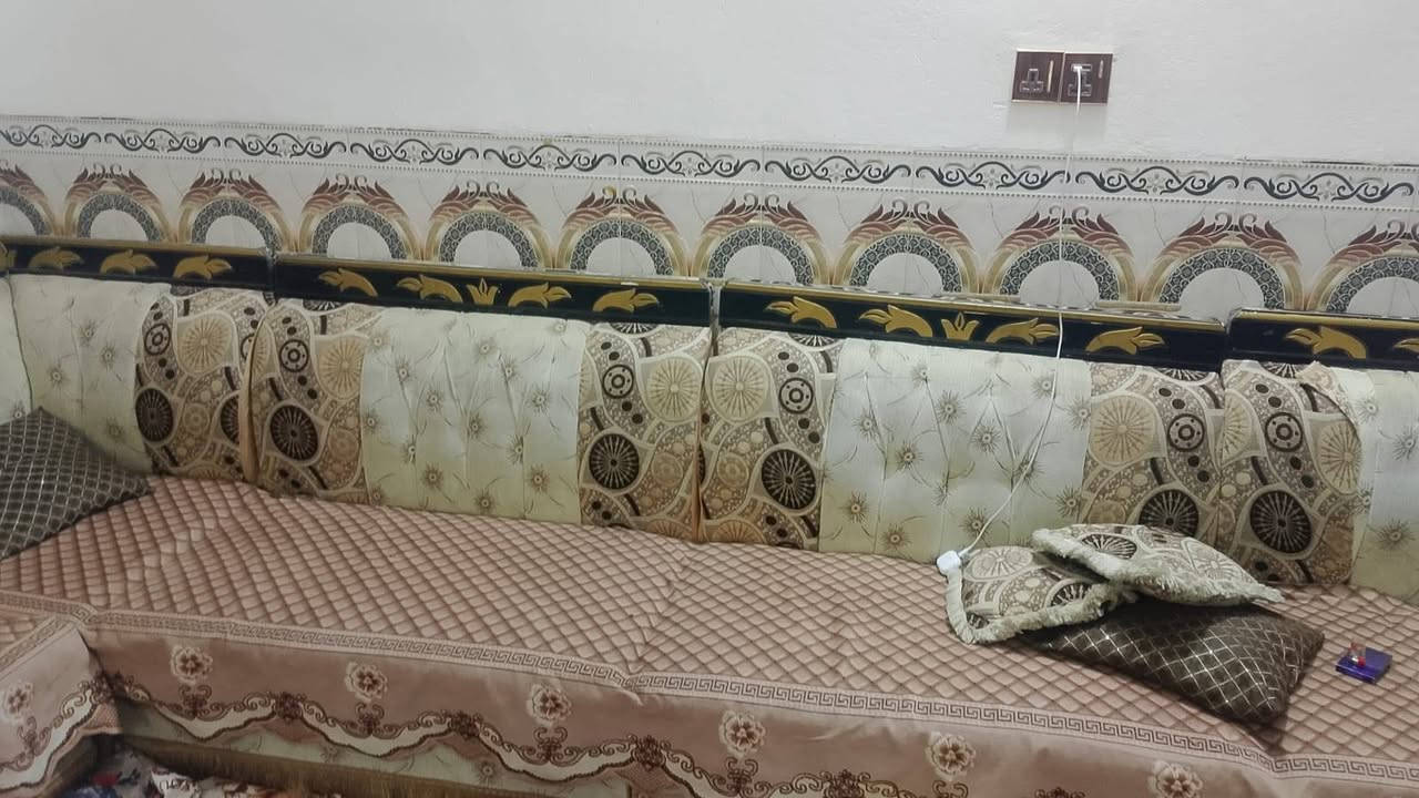 ثمانيه قطع للبيع ***********
