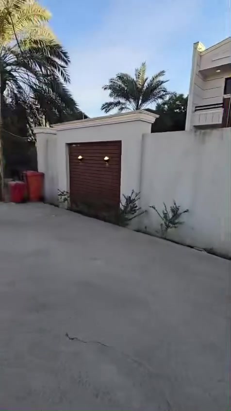 بيت زراعي    للبيع الدوره البو عيثه مدخل البوعيثه بعد السيطره مقابل أسواق الورده فرع أفران الواحه.     المساحه 300متر.   واجه 10في30.             ***********
