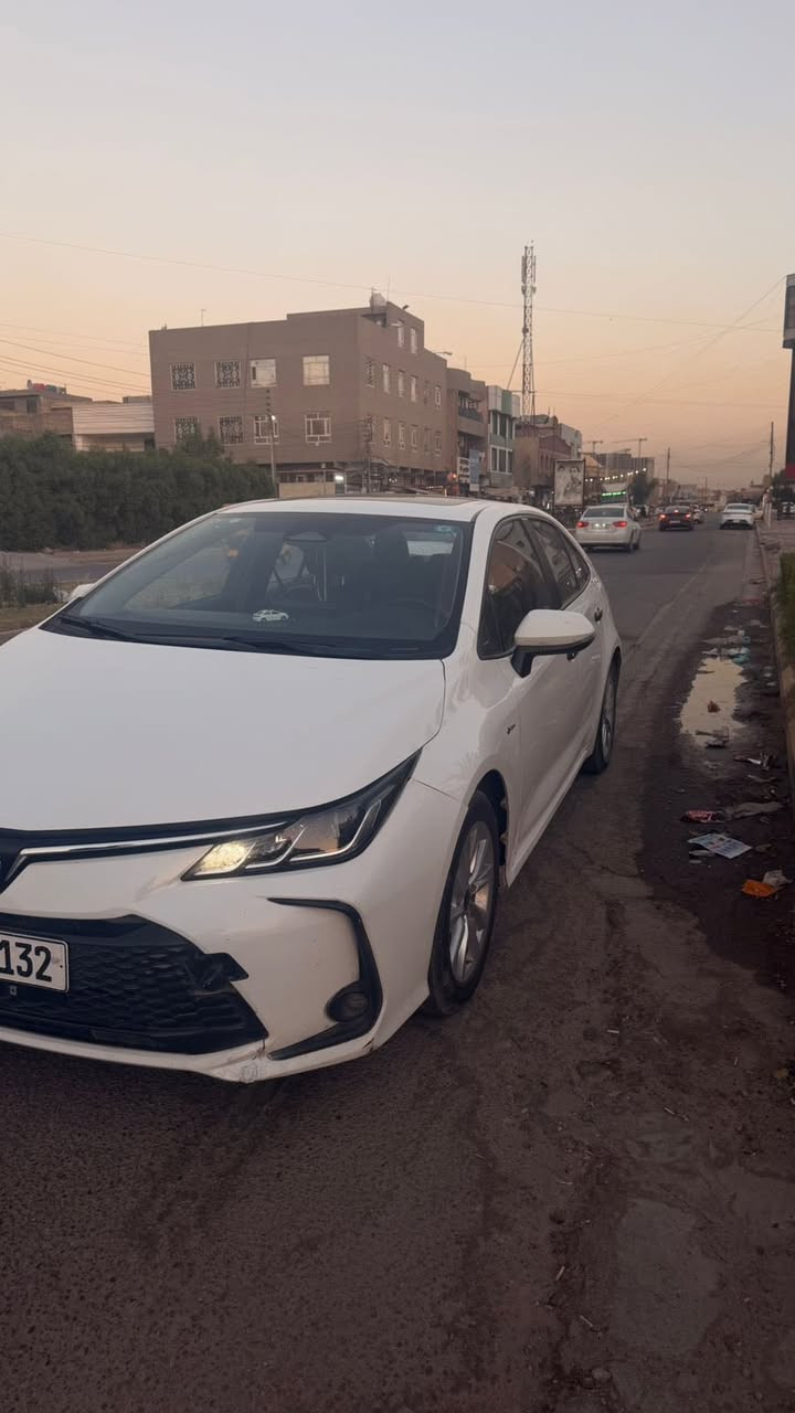 سلام عليكم 
كورلا 2024 شكل الخليجي 
هايبرد تجميع صيني
ماشيه38 
بصمه  
فتحه بل سقف 
بيه ملاحضات بسيطه 
السعر 145 
***********
شكل الخليجي
