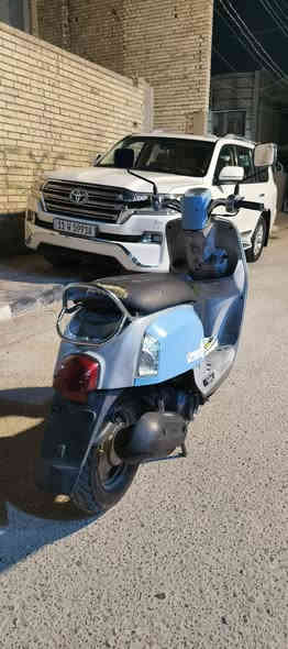 سلام عليكم بوليس للبيع لون سمائي داخل رصاصي دراجه نضيفه مابيه كل نقص فقط كابريتر تعبانه 
السعر (مليون و ١٠٠) وبيه مجال قليل متوازي عل بيعتهه ولميعجبه السعر ليعلق كلشي اكو بسوك 🤍
المكان كربلاء ***********
