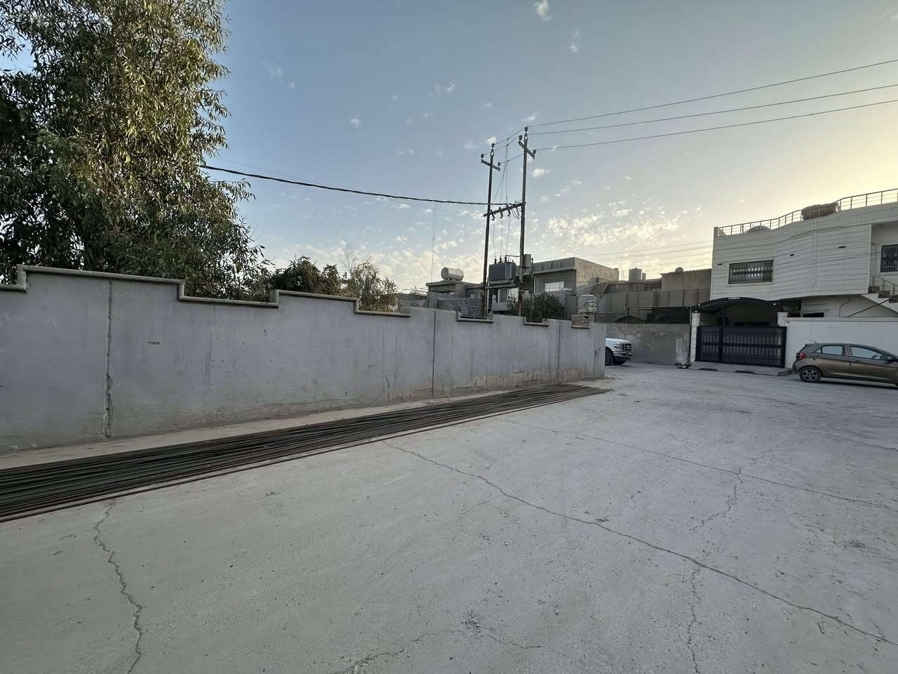 قطعه للبيع 100 متر 10 في 10 مقابيل مدرسة شارع عريض طابو ملك صرف في القادسية اولى قرب مدرسة اعدادية روشنبير 
السعر : 72 مليون وبي مجال ( بي مجال ومعامله مباشر ويا صاحبه ) 
***********
