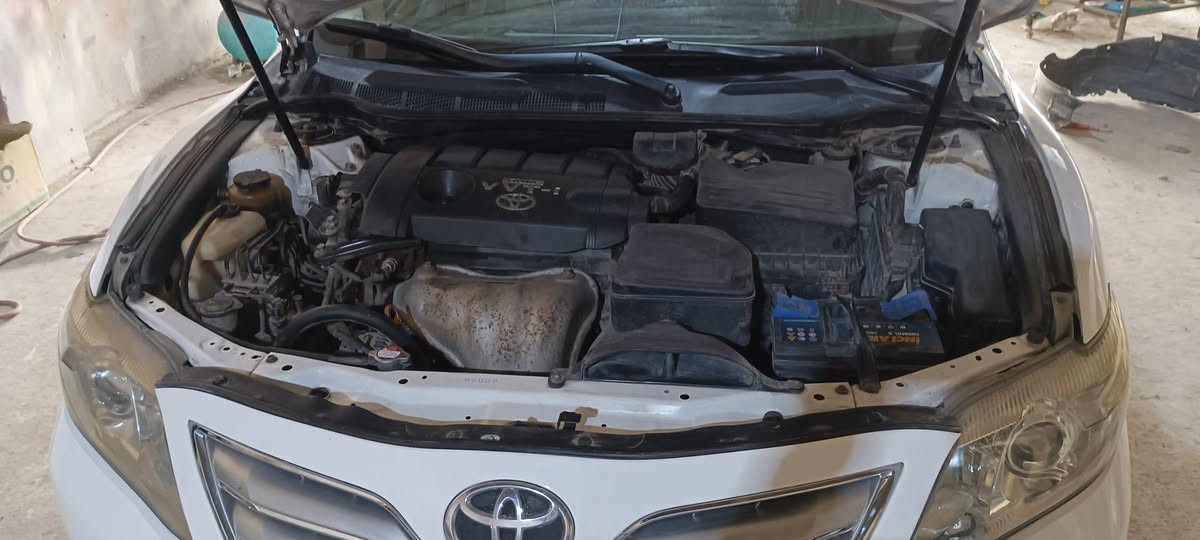 كامري موديل 2011 مثل ما واضح بل صورة نضيفة حيل برغي ماكو نقص سنوية جديدا رقم جديد بس بيها باب خلفي صبغ وية داير سعر125شوية مجال اذا مشتري خابر عل رقم *********** دهوك, العراق
