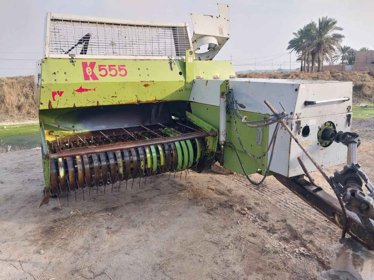 سلام عليكم اخوان كابسه قرش للبيع موديل ١٤ التواصل ع الرقم ***********
