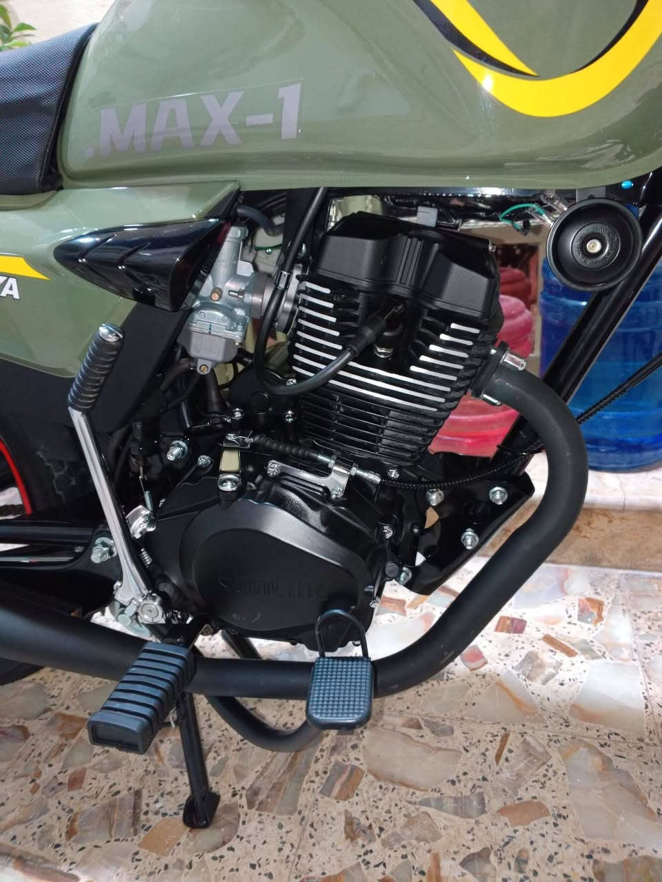 السلام عليكم حبايب دراجه ماكس وان  لون زيتوني موديل 24 الدراجه خير من الله كلش نضيفه مكينه مامفتوحه ونشطه كلها  شغاله مابيها كل نقص شغل واطلع ربع متصرف عليها  عنوان بغداد مدينه الصدر سعرها 850وبيها مجال للوجوه الطيبه رقمي ***********
