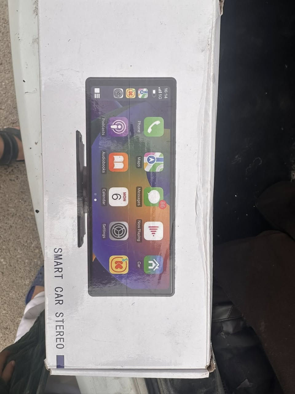 شاشه سياره كاربلي اصليه لسعر ٣٥ اوبيهه مجال ***********
