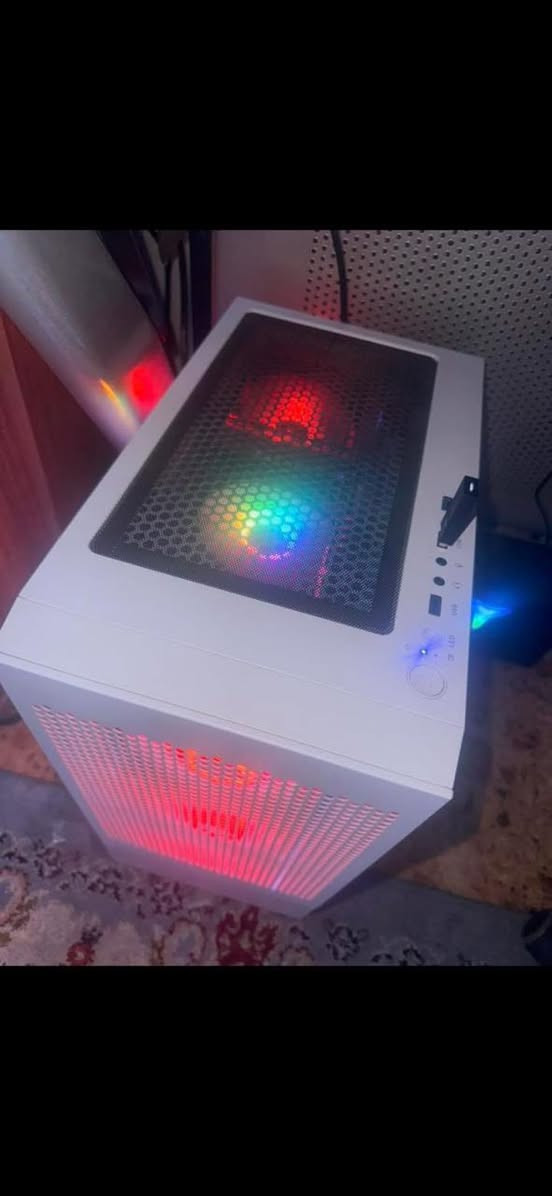 السلام عليكم PC
معالج i7:11700k انتل 
GPU 4060 نسخه الايكل كيكا بايات 
تخزين ٦  تيرا m.2 ssd 
مذر بور ستيل ليجن z590 As rock 
تبريد هوائي 
بور 750 
رامات 32 ddr 4 :3200 mz 
بورد ومعالج ٣٠٠ الف 
تخزين كل ٢ تيرا يعني كل قطعة ٢٠٠ الف
تبريد هوائي ٢٠ الف
باور اذا براند زين ومعروف ٨٠ الف
رامات ٢٥٠ الف
كيس فارغ ٧٠  الف
كرت شاشة ٤٠٠ الف
كنك ستوم فيو راي


**إذا كنت صاحب هذا الإعلان وتريد حذفه لأي سبب، رجاءا أرسل رسالة إلى الدعم الفني**
