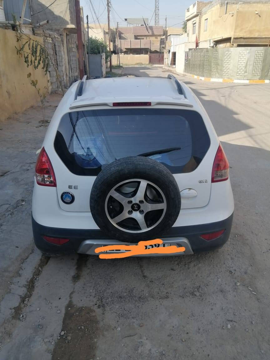 السلام عليكم
جيلي باندا كروز ٢٠١٣ للبيع

السعر ٥٥ ورقة وبيهه مجال

للتواصل اتصل بالرقم

***********
