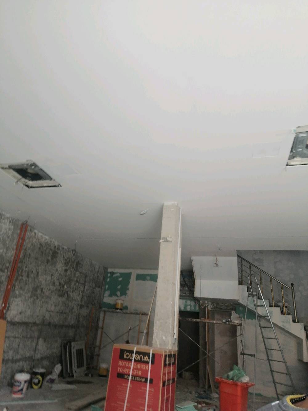 السلام عليكم ورحمة الله شتغل سحب معجون جدران بشرط درجه اولى وصبغ وسحب جبس بورد *********** 