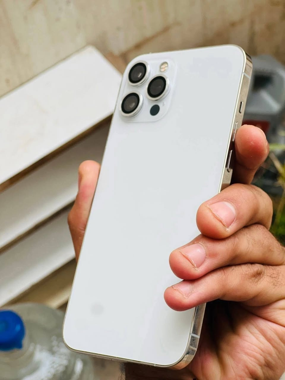 iPhone 12 pro max
ايفون12 برو ماكس جهاز نضيف جديدمامفتوح 
ذاكره 256 بطاريه77 كامراته واكفات بل تحدث سعر١٩٥
***********
