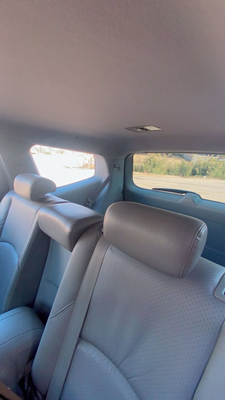 السلام عليكم كيا بوريجو 2009 وراد امريكي موصفات الامريكي معروفه السياره نص فول كشنات جلد تحكمات مثبت سرعه 
قطعتين تبريد 
السياره جاهزه للأخير  
سنويه لل2027 
ضررها بارد ب البنيد فقط 
السياره رقم مميز تلث ارقام 
السعر 125وبيها مجال شي بسيط 
مكان السياره ديالى بعقوبه 
للاستفسار على الرقم ***********
