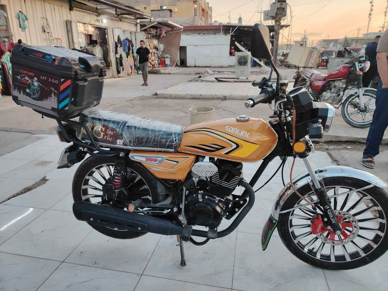 السلام عليكم مكلف بالنشر

 دراجة للبيع 
ايراني سيلف وهندر شركة سون لنك sonlink 
المحرك 200 مامفتوح مكفولة كفالة عامة منفيست ومكاتبة 

نظافة مثل ماموجود بالصور اتحب تعال كلب وشوف 

ملاحظة/مكلف بالنشر لطفا وهذا رقم صاحب الدراجة 
***********
ديالى /خان بني سعد
@إشارة
