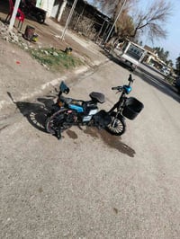 ماطور شحن لبيع ماطور نضيف السعر 100بس بدون بطاريات 07709048201