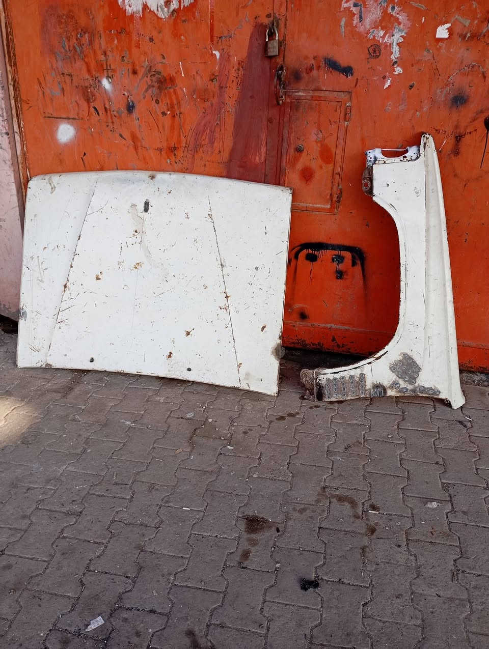 بونيت مع جامرلخ طرف السايق بيكم 85
مع جنج بيكم 85 عدد الاثنين
عنوان كركوك
رقم الهاتف ***********
