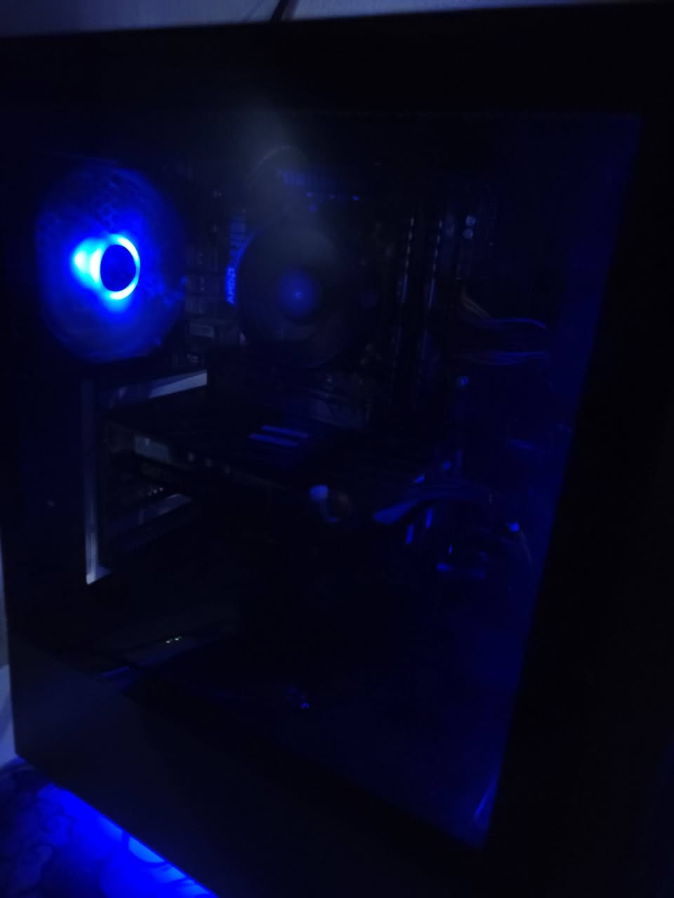 حاسبة العاب بسعر كلش مناسب مقابل اداء تشغل كل الالعاب بأداء خرافي وتفيد المونتاج 

معالج : Ryzen 5 4650g pro 
بورد : b450
كرت شاشة : 1660super 6gb
رامات : 16 3200

بور سبلاي : 550w
كيس اربع فانات RGB وفيه تحت هم RGB

مكاني بغداد الدورة شارع المعلمين 
السعر ٦٢٥ الف بي مجال للطيبين


**إذا كنت صاحب هذا الإعلان وتريد حذفه لأي سبب، رجاءا أرسل رسالة إلى الدعم الفني**