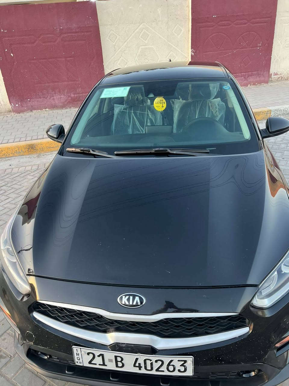 سلام عليكم اخوتي رمضان كريم عليكم
عندي فورتي موديل 2021 لون أسود رقم شمالي باسمي بيها منظومة زنون  بلاد تخم تاير جواها السياره إستعمال بيت جديده وكاملة
السياره خير من الله 
للعلم السونار يقره المكينة مفتوحة مكان  السياره البنوك شارع النداوي   الهاتف ***********
