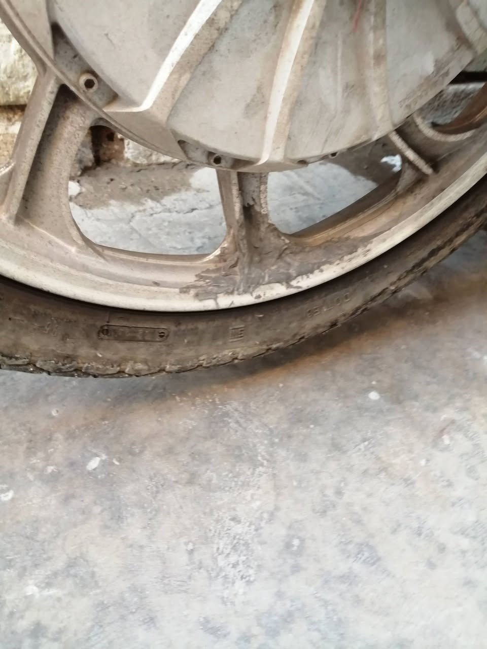 دراجة هارلي شحن الماسة
بطاريات نص عمر
العطل فط فطر اطار الويل الخلفي
البقية كله شغال اشاير هورن
والدشبول موجود
السعر 175 سعرر بلاش
فلوجة الكورنيش
***********
***********
