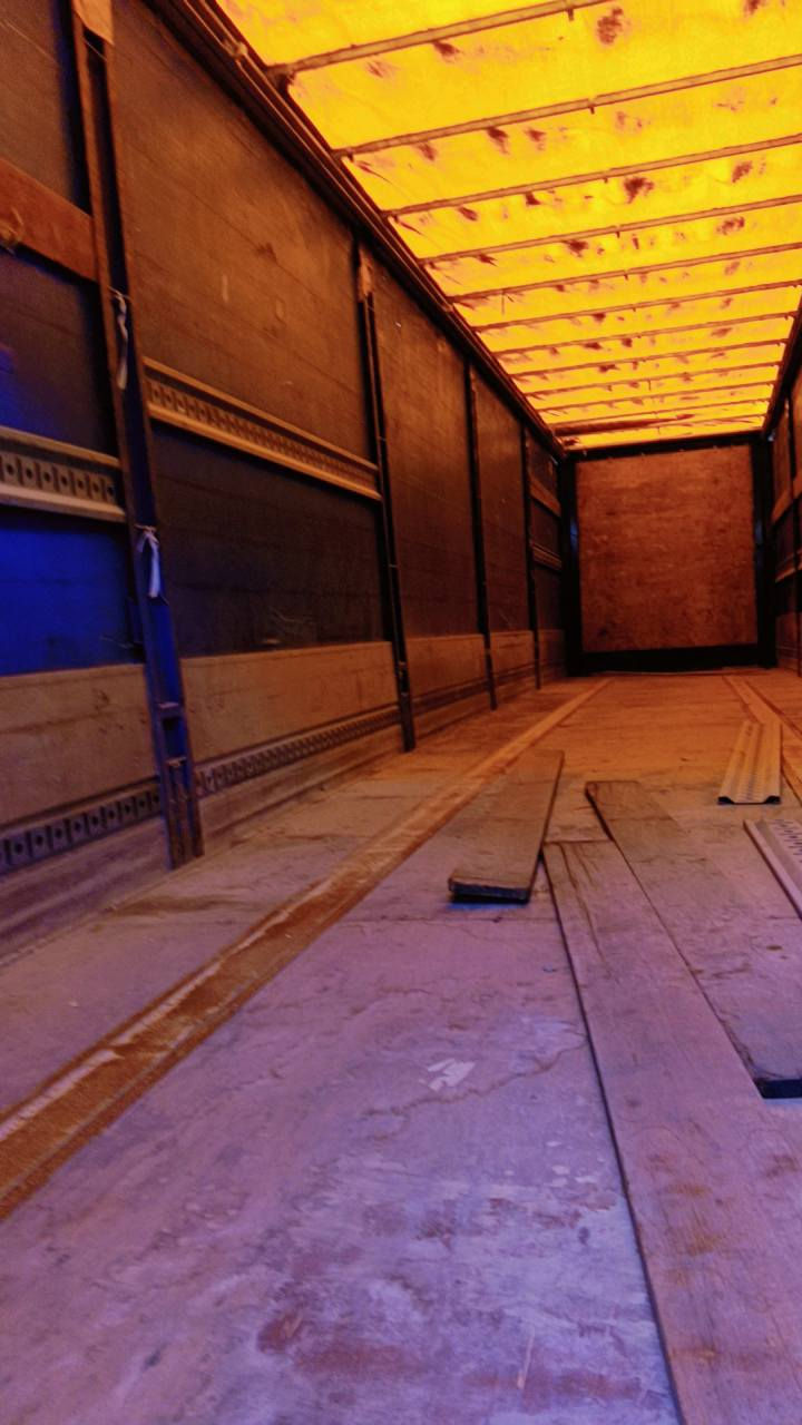 السلام عليكم
عربانه جادر مسرحي منفيس

نص جناب دسك بريك 

دنكير مارسدس 

العنوان كركوك للستفسار 

***********
