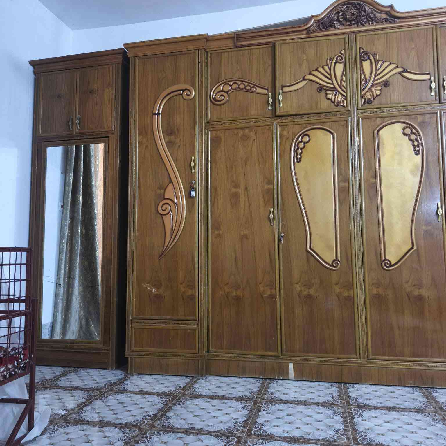 السلام عليكم اخوان يوجد كنتور 6ملحق حطاطه شرط نضافه فول وياء زاويه نفس ديكور الاستفسار عن الرقم ***********يوجد واتساب
