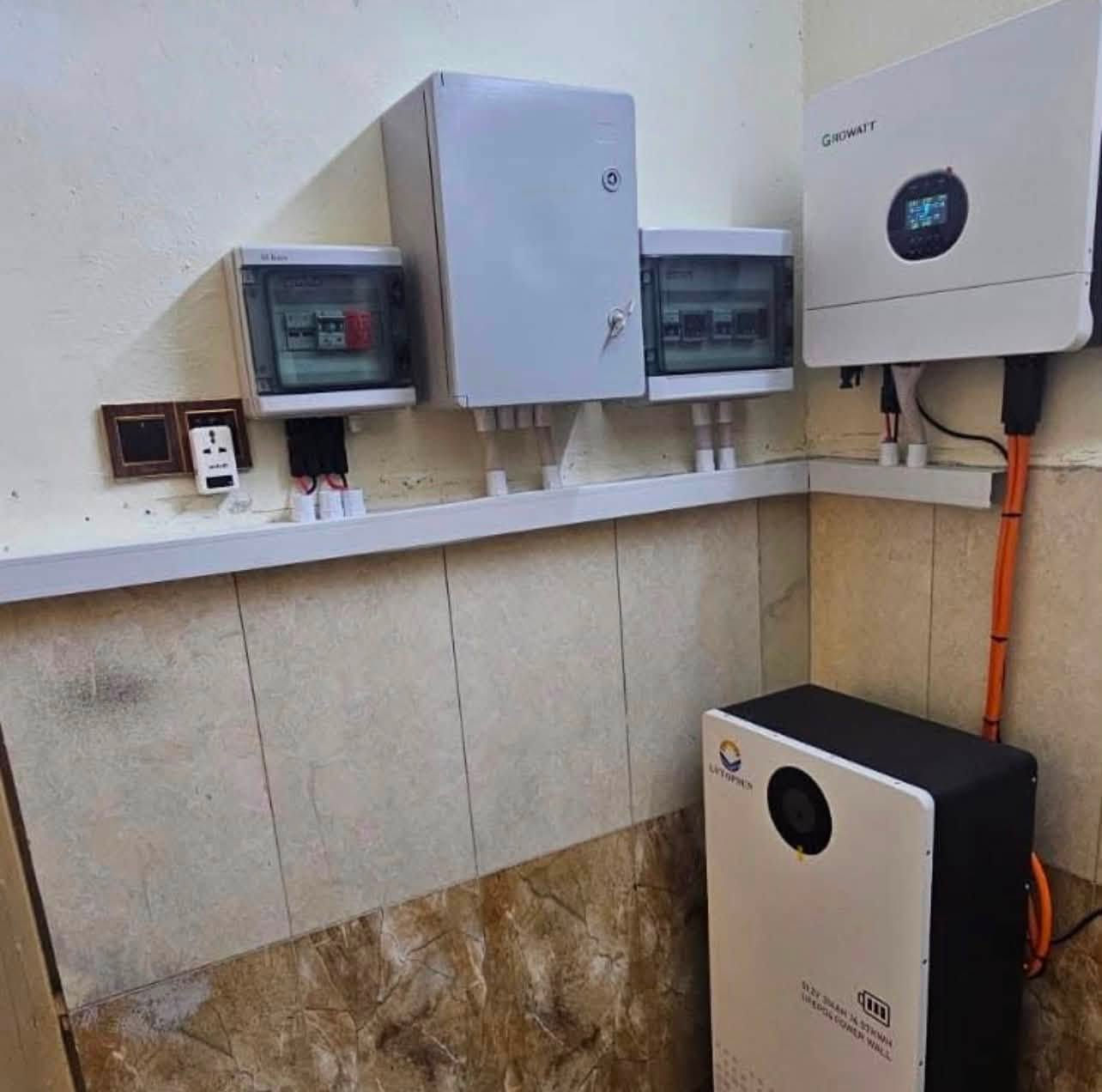� السلام عليكم ورحمة الله وبركاته 
تعلن شركة الخطة البديلة (Plan 😎 عن استعدادها لتجهيز وتنفيذ:

🏡 المنازل
🏢 البنايات السكنية والتجارية
🏭 المشاريع بمختلف أحجامها

بأحدث منظومات الطاقة الشمسية، وتشمل
🔹 نوفر:
✅ منظومات High Voltage (HV) و Low Voltage (LV).
🔋 بطاريات LVTOPSUN الأصلية بمختلف السعات.
⚡ انفيرترات Solis و LVTOPSUN بأحجام مختلفة.
☀️ ألواح LONGi Hi-MO X10 بقدرة 650W عالية الكفاءة.

🔹 خدماتنا:
✔️ الكشف الموقعي ودراسة المشروع.
✔️ تصميم المنظومة بما يتناسب مع احتياج الزبون.
✔️ تجهيز جميع المواد الأصلية مع الضمان.
✔️ تنفيذ وتنصيب بأيدي كادر هندسي وفني متخصص.
✔️ برمجة وتشغيل المنظومة باحترافية.
✔️ خدمة ما بعد التنصيب والدعم الفني المستمر.
✔️ كفالة وضمان على الأجهزة وأعمال التنصيب.
✔️ أسعار منافسة وجودة مضمونة.

📞 للاستفسار والحجز:
رضا
***********

Plan B
نحو طاقة شمسية موثوقة… توفير أكبر ومستقبل أفضل. ☀
