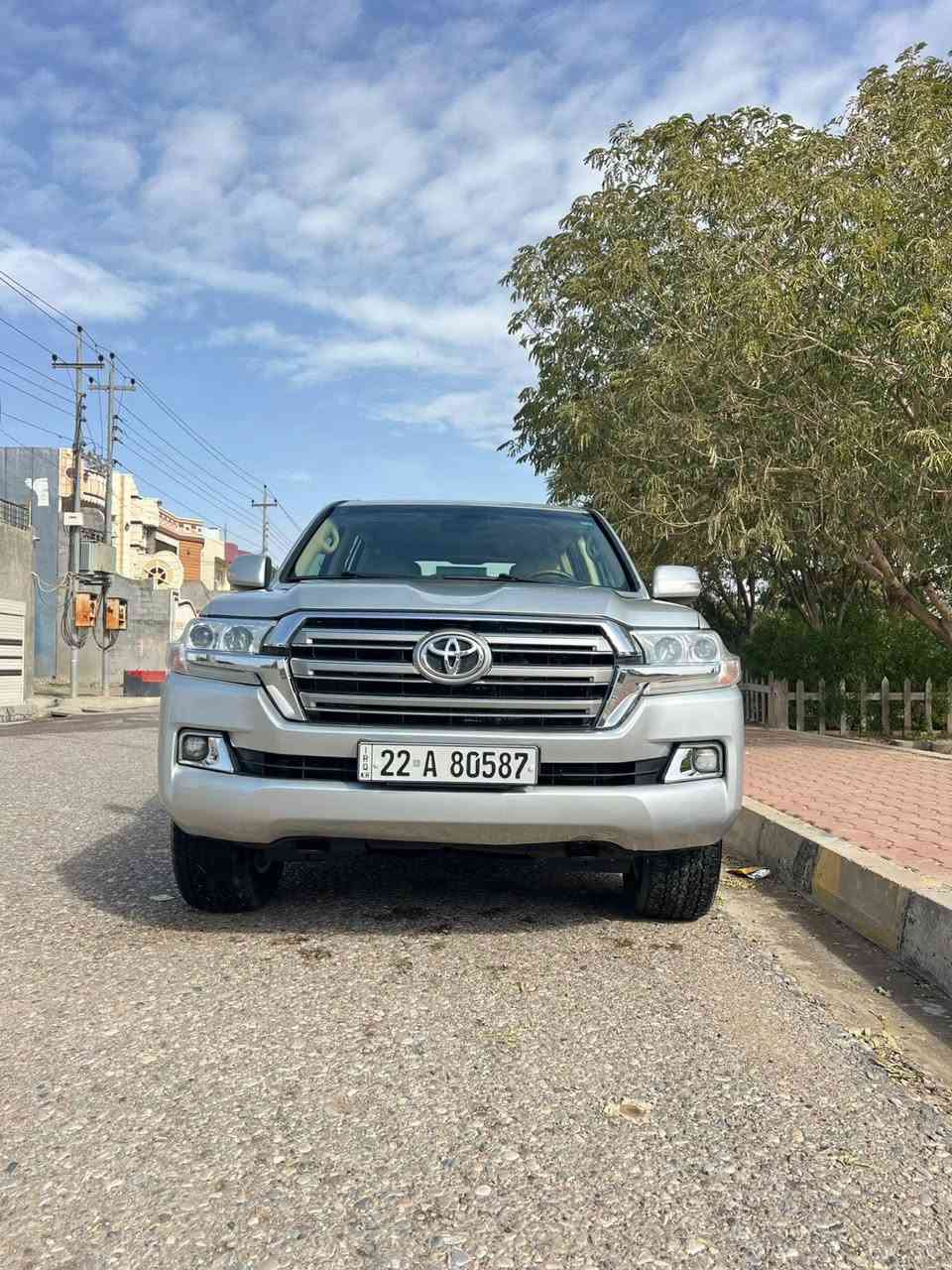 للبيع لاندكروزر گاز
2015 محدثة داخل و خارج 2016 

مكينة V8 

لايتات + بك لايتات + عطر امامي + باب خلفي + ويلات  وكالة مال تفصيخ 
طخم تاير جديد 
سنوية و رقم جديد 

سيارة احلى من الصور 

العنوان : اربيل

للاستفسار و المعلومات ***********
