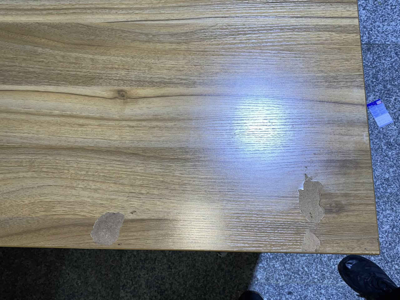 ميز مكتبي الحجم 160 متر وستين نظيف كلش وبي  بس ثنين زلوغ أثر اللاصق الوجهين مثل ما واضح بالصوره السعر 150 العنوان حي المدراء


**إذا كنت صاحب هذا الإعلان وتريد حذفه لأي سبب، رجاءا أرسل رسالة إلى الدعم الفني**