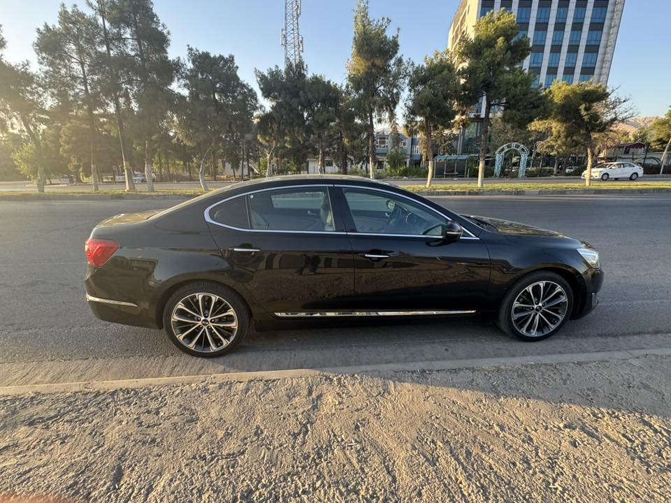 كيا كادينزا للبيع الموديل 2015خليجي 

6 سلندر 

المواصفات✅

-بانوراما 

-تشغيل بصمة مع بصمة الابواب الامامية

-كاميرا وحساسات خلفية

-كشنات كهربائية جلد   

-لد امامي وخلفي

-تحكم كامل بالستيرن

-شفتات ستيرن رياضي بلادي

-نظام ترحيب 

-اشاير مري+شفط

وباقي مواصفات الكادينزا معروفه 

محرك مبدل كازكيت فقط ومحور براغي من فافون الى حديد شرط مابيها اي عيب وجاملغين الامامي صبغ بدون دواخل نهائي ضرر خارجي فقط بوند ولايتات شركة 

السعر 140

موبايل.

***********

***********
