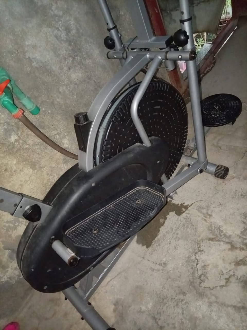 جهاز رياضه للبيع بسعر مناسب جداً 
***********
