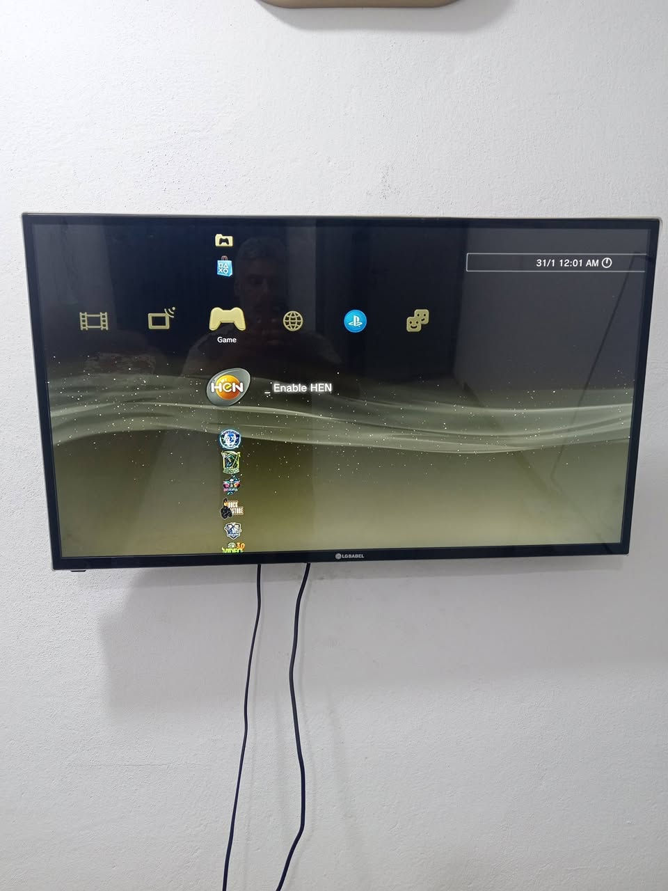 السلام عليكم بلي 3 سلم نضام مكاتب جهاز كلش نضيف هارد 320 تكدر انته تنزل العاب من المكاتب مايحتاج تودي ينزلولك العاب السعر 125 
***********
