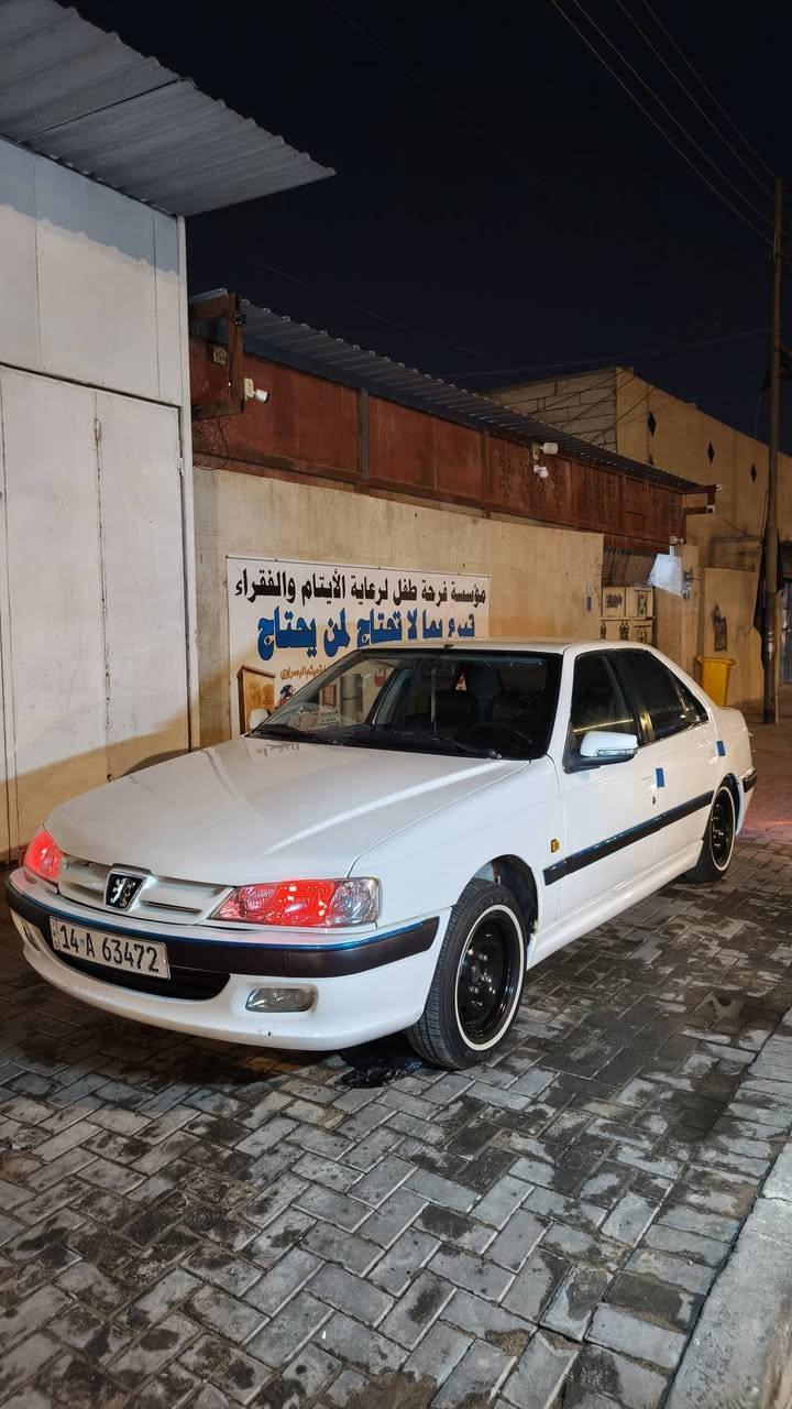 السلام عليكم، بيجو بارص للبيع السيارة موديل ٢٠١٢ ، كير مكينة حدادية مكفول تخم تاير جديد كهربائيات كلها شغالة منظومة تبريد جديدة ثلج ومنظومة زنون البدي مصبوغ جمالية غرفتها جديدة سنوية للـ ٣٠ تحويل مباشر مصفرة غرامات فيت بم جديد صوندات دهن جديدة فانات جديدة انسى الحماوة السيارة خير من الله؛ حتى أوضح كل شي بيها مجرد بيها تأخير بالتشغيل هي وباردة تبدل ولف راجع ترجع بلاد وسعره 10 بس ما فارغ 
السيارة جاهزة للأخير سعرها 42 وبيها مجال المكان البصرة القبلة 
للتواصل *********** .
