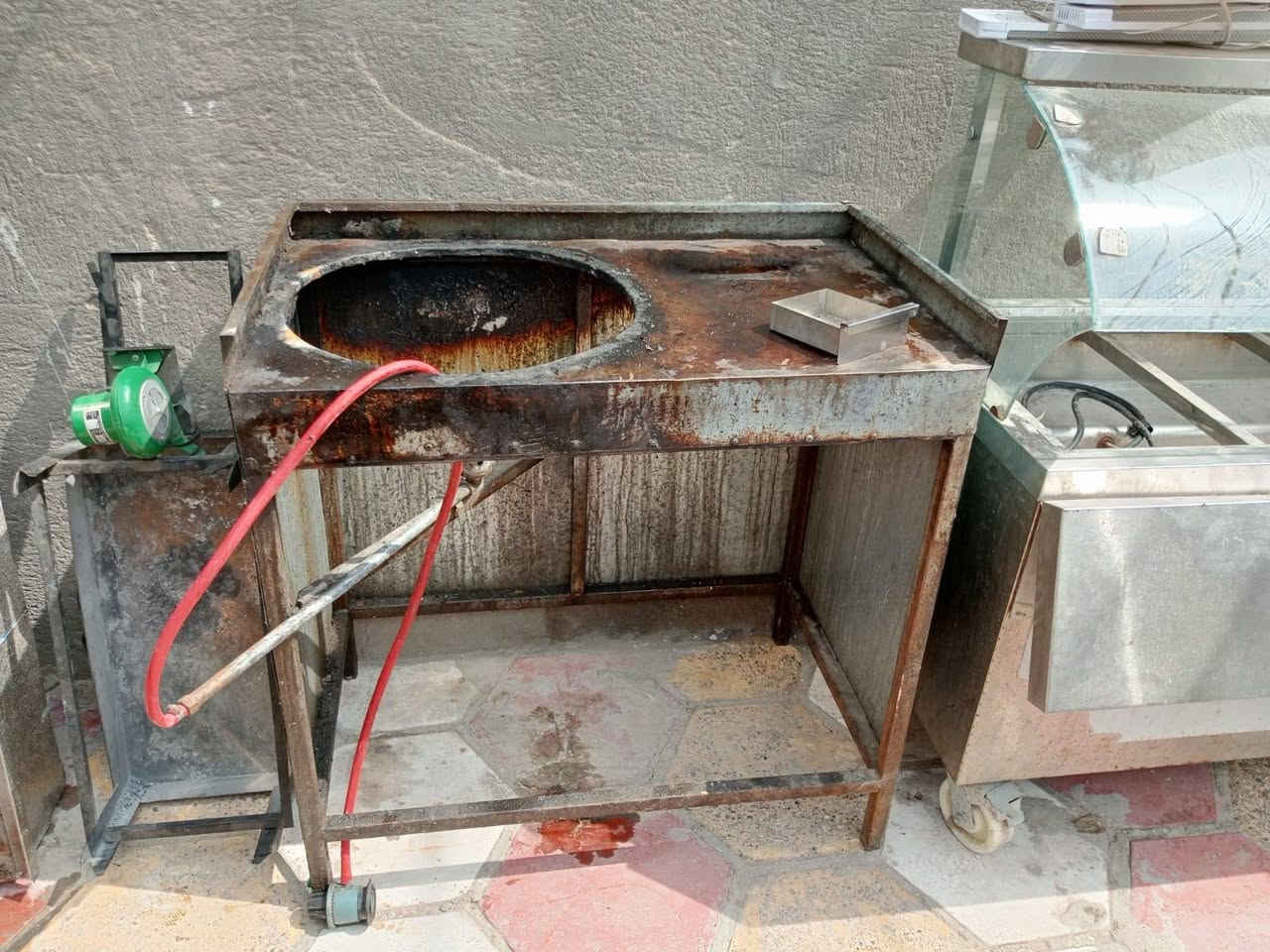 السلام عليكم عندي هاي الأغراض تجهيز مطاعم كامله مكمله للبيع الاستفسار اكثر الاتصل ***********
