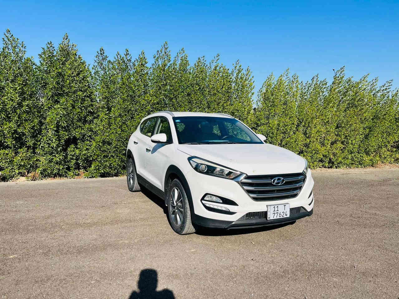 السلام عليكم للبيع توكسان ٢٠١٨ خليجي استلام شركة القلم سيارة نضيفة جدا تخم تاير جديد كير مكينة على وضع الشركة بيه رصعات خفيفة السعر ١٧٨ العوان بغداد الزعفرانية الرقم ***********
