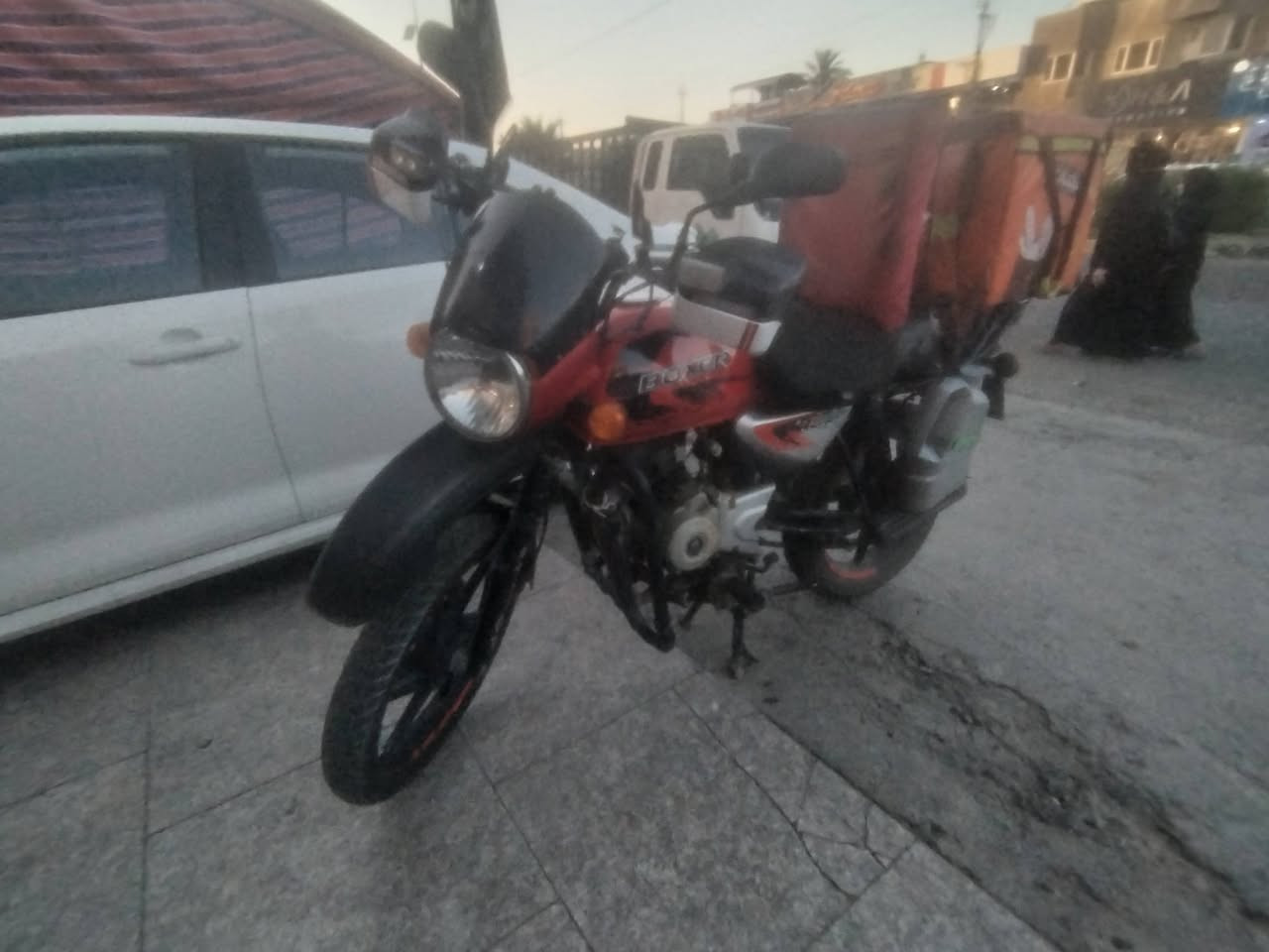 سلام عليكم دراجه بوكسر22مسجله21بلسنويه دراجه مرقمه رقم بغداد انكليزي نضيفه وكلشي شغال كهربائيات كلها شغاله زنون عالي ناصي صوت ناعم مجفت شركه ضمان تايرات زوج جدد دراجه احلى من الصور السعر2مليون مكاني بغداد محموديه***********
