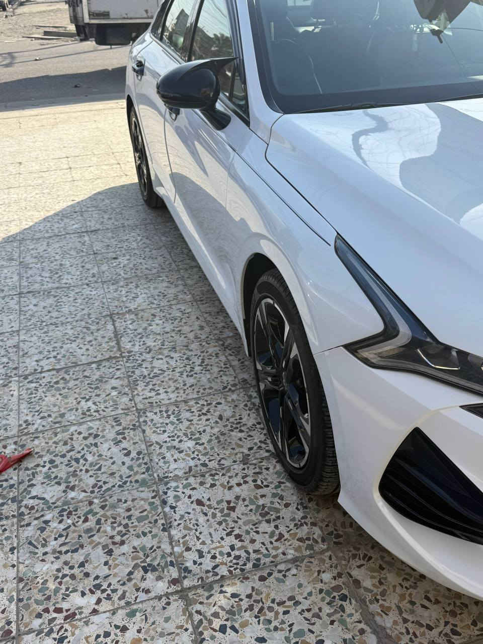 ***********   كي 5 2023جيتي لاين لون ابيض فول مواصفات حادثها كما موضح بالصور سياره جديده العنوان الغزاليه بغداد, العراق
