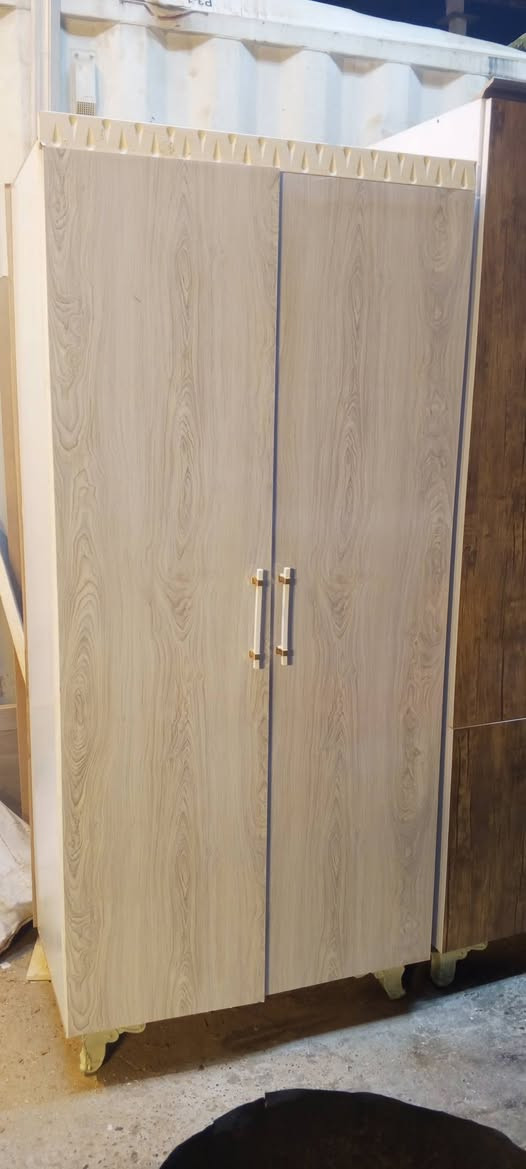 كانتير للبيع باسعار مناسبه
جزمات 
كنتور 3باب 
مغسله 
***********
