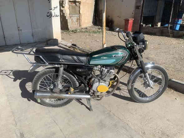 دراجة للبيع تايكر موديل 19 نظيفة اوراق موجودة يرادلها ترتيبات بسيطة مكينه خير من الله سعر 325 وبيها مجال للشراي هـ *********** 
مكاني شهربان جسر عوني لحد ينطي سعر من يمة
