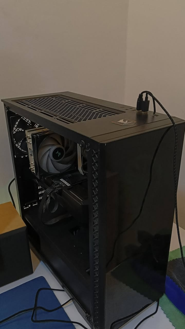 السلام عليكم
CPU: Core i5 12th Gen
​GPU: AORUS RTX 3060 Ti (3 Fans)
​RAM: 16GB (2x8) DDR4 3200MHz Lexar Ares
​Motherboard: H610M
​Cooler: DeepCool Air Cooler
​Storage: 256GB SSD + 500GB HDD
​PSU: 650W
​Case: Gaming Case with Glass Panel
سعر 950 الف
مكانب كوت توصيل موجود


**إذا كنت صاحب هذا الإعلان وتريد حذفه لأي سبب، رجاءا أرسل رسالة إلى الدعم الفني**