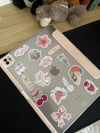 ايباد ابل برو معالج m2 وذاكرته ٢٥٦ والحجم مال الشاشه ١٣ انج 875سعر و ا...