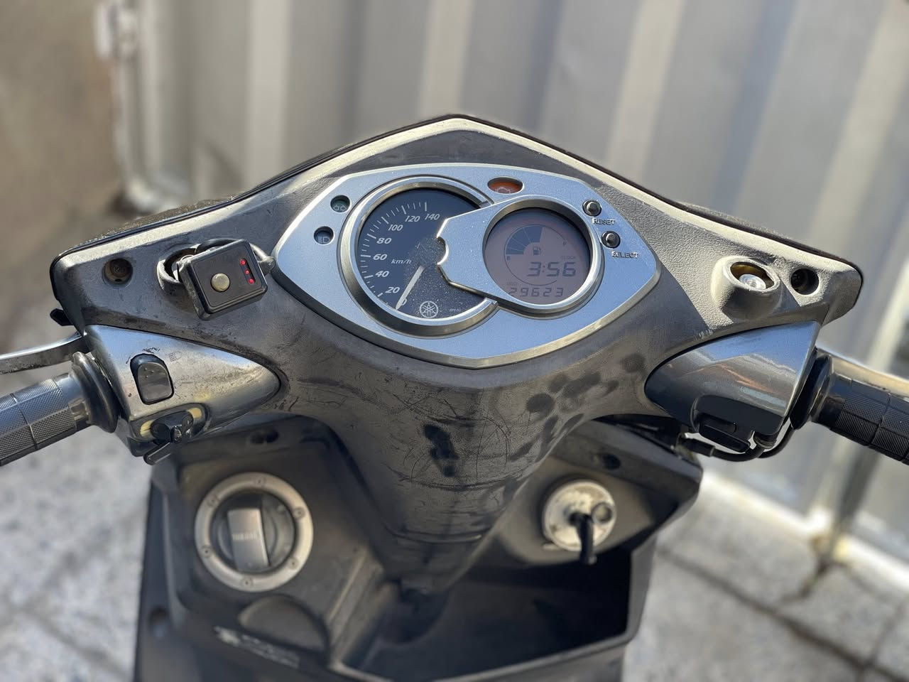 للبيع سكنس فحل ياباني ماشيه 29 قبق نفق ستان حساس سكليتر خطين تدفئه باليدات جهاز تقسيم اشاير كوسو اصلي مكينه بلادي مملعوب بيه شلعه ومعدل فول كفرات بلادي تخم تاير جديد  كامله كهربائيات كله شغاله نكرا بكل وقت اي نقص مابيه شراي اتصل السعر خاص مكاني بغداد الشعله ‭0787 153 5444‬
