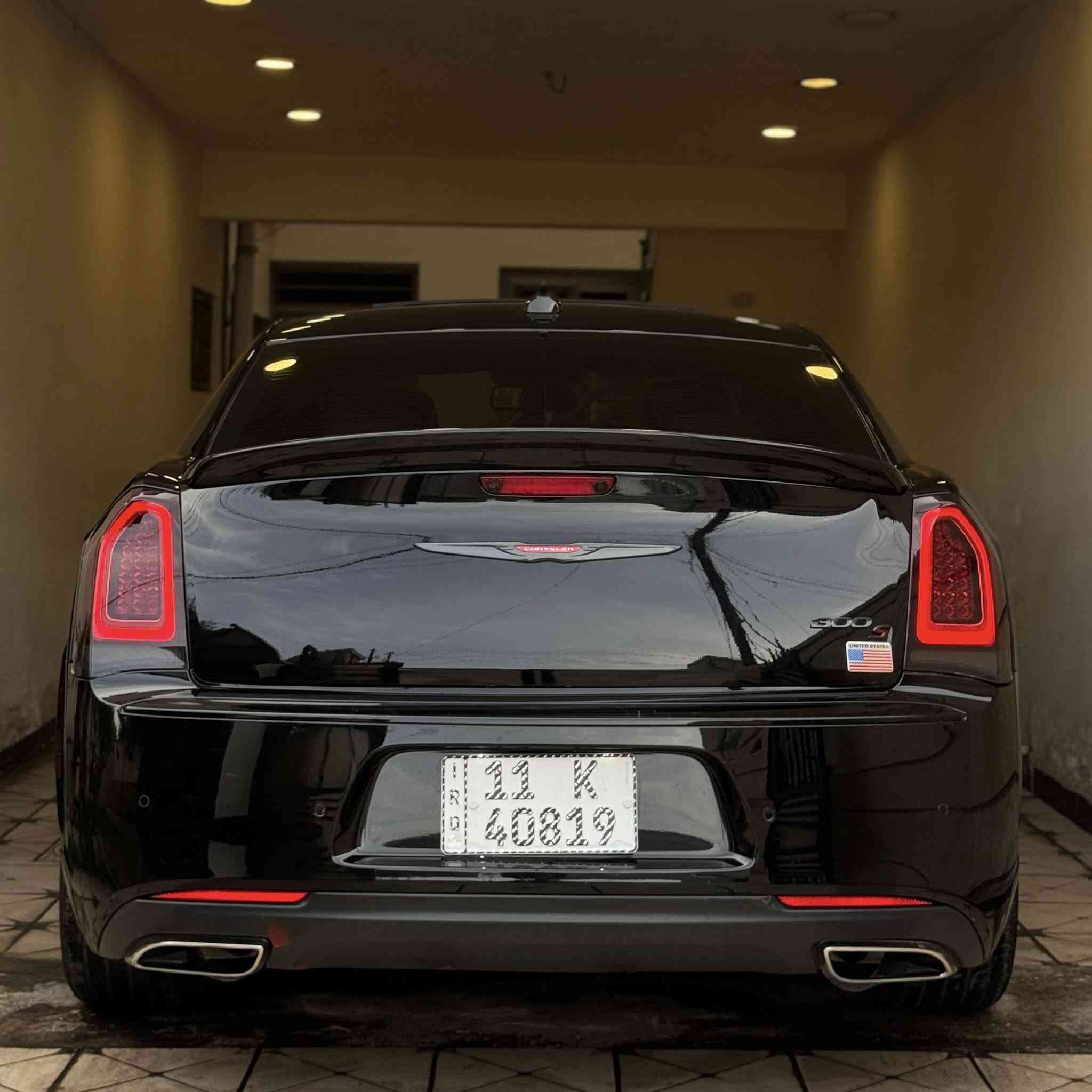 السلام عليكم 
كرايسلر اوباما S300 2022 وارد امريكي 
ماشيه 51الف ميل 
 الموديل: 2022
 الفئة: S 
 حادثها جاملغ خلفي صبغ فقط
صور الحادث بالمنشور بدون ايرباك
مكينة 3600 v6
تو ويل
كير ومحرك كفالة عامة
 داخل جلد اسود 
_________________________________

رقم بغداد الجديد هزة و سنوية جديدة تحويل مباشر

 مواصفات السيارة
بصمة تشغيل + بصمة ابواب
بصمات عدد ٢
تشغيل عن بعد
 كشنات جلد
ويل قياس ٢٠
 فتحة سقف (بانوراما)
شفتات ستيرن
رادار جانبي
حساسات 
شاشة الحجم كبير
كشنات كهرباء 
 تدفئة  كشنات
 دمام خلفي
كامرة خلفية
سستم صوت الباين
أريل نافيكيتر 
_______________________________

السيارة جديدة جداً بمعنى الكلمة  على وضع البلاد بدون اي اضافات حتى الارضيات البلاديه وياها وحدادية وتايرات مال وكالة وبدون اي نقص مبيها مصرف ولا دينار 

السعر : $30,500 بي مجال
الهاتف : ***********
العنوان : بغداد - حي الجامعة
