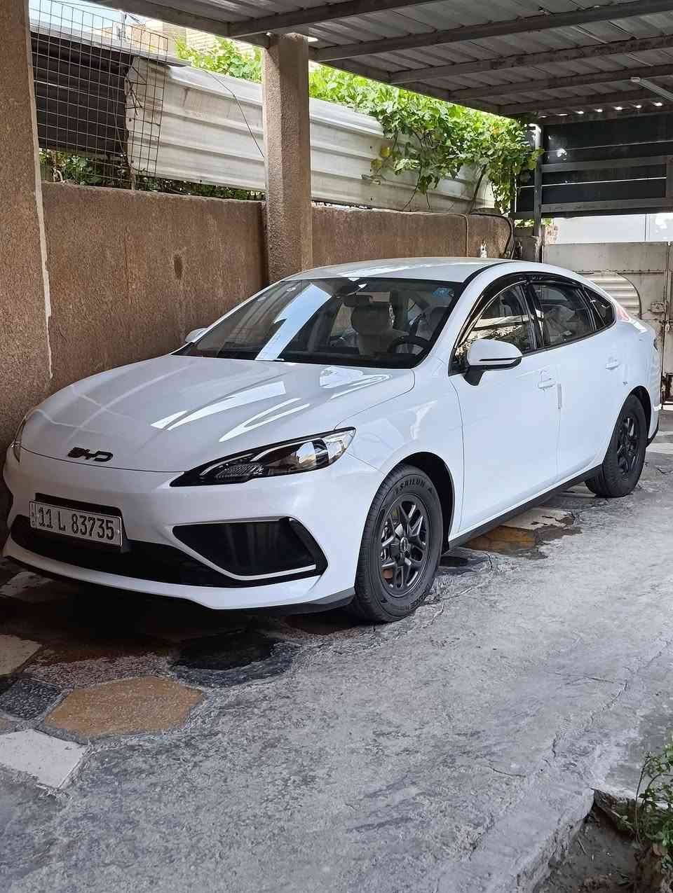 موديل 25 مكفوله السعر 20 مليون ماشيه قليل اخت الزيرو مغلفه الارضيه والكشنات والدشبول الامامي والخلفي متعوب عليها حتى مطريات وغلاف ارقام وعلامه بالاسود ***********
*********** واتساب
