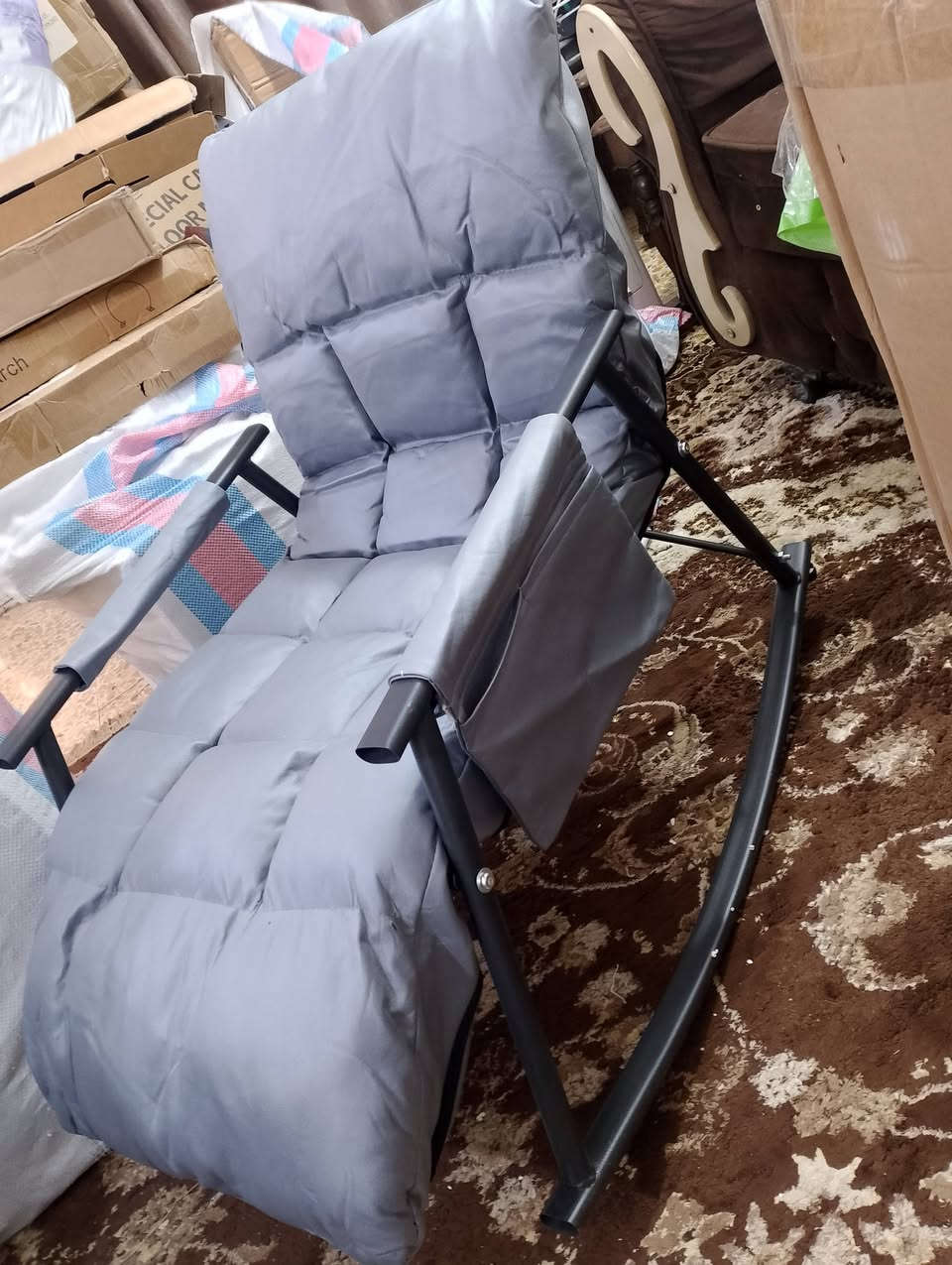 السلام عليكم 
🪑 كرسي هزاز مريح بتصميم عصري
إذا تريد لحظات راحة واسترخاء بالبيت أو بالبلكون، هذا الكرسي الهزاز هو الاختيار المثالي. تصميم أنيق مع وسادة سميكة ومريحة يخليك تستمتع بالجلوس لفترات طويلة.
✨ المميزات:
✔️ وسادة مبطنة ناعمة ومريحة
✔️ هيكل معدني قوي وثابت
✔️ حركة هزازة مريحة للاسترخاء
✔️ مناسب للبيت، الحديقة أو البلكون
✔️ تصميم عصري يضيف لمسة جميلة للمكان
💰 السعر: 75,000 دينار فقط
🚚 شامل التوصيل
للطلب راسلنا على الخاص 📩
#كرسي_هزاز #اثاث_منزلي #ديكور #عروض #العراق


**إذا كنت صاحب هذا الإعلان وتريد حذفه لأي سبب، رجاءا أرسل رسالة إلى الدعم الفني**