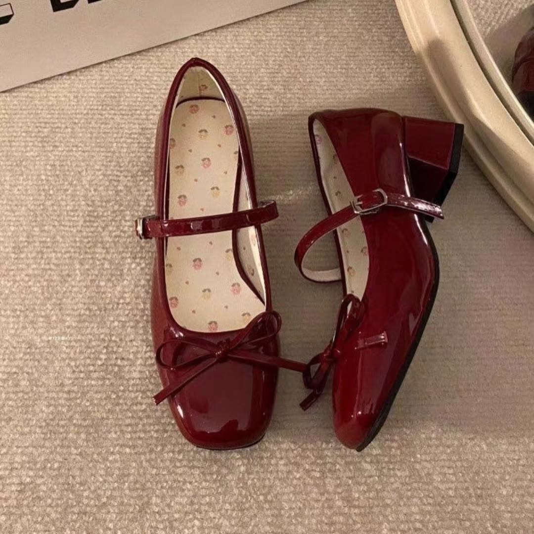 ✧･ﾟ: ✦ Mary Jane Shoes ✦ :･ﾟ✧

حذاء ماري جين باللون الماروني مع ورود ✦
تصميم أنيق بتفاصيل ناعمة يلفت الأنظار 🌸

📏 القياسات: 37 • 38 • 39 • 40

💰 السعر: 25,000 د.ع

📦 توصيل بغداد: 4,000 🚚
📦 باقي المحافظات: 6,000 🚚

📲 للحجز عبر واتساب: ***********
أو راسلونا على الخاص ✨
