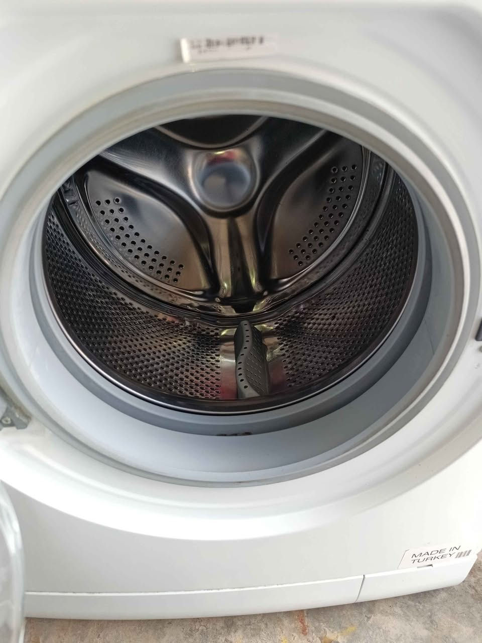 جلشۆری ڤیستڵی تورکی ۷ کیلۆیە و پاکو خاوێنە و بێ عەیبە و دەسکاری هیچ جێگایەکی نەکراوە و وەک نوێ وایە لە سلێمانیم ***********viber&whatsapp السليمانية, العراق
