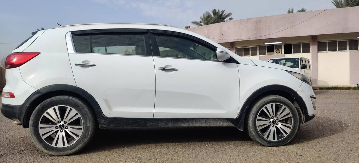 السلام عليكم
سبورتج 2016 جي دي اي 

مكينه 2000

السياره خير من الله تبريدهه ثلج ما شاء الله 

السياره معروضه 145

للأستفسار الاتصال على الرقم 

***********
للأستفسار اكثر راسلني خاص 
لأن محضور من التعليقات
