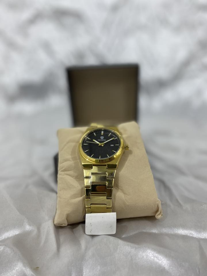 ساعه نوعيه ممتازه يتوفر توصيل داخل النجف والكوفه مجانييي والسعر راح يكون صدمه 🔥 ب15الف هيه والتوصيل المجاني واذا تريد جمله متوفر كافه المحافضات راسلنا على الواتساب ***********
