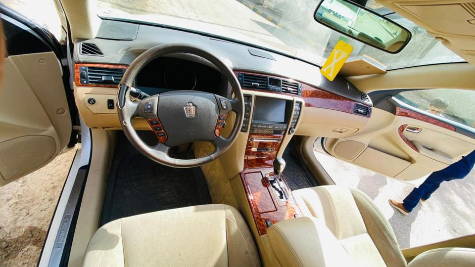 للبيع شاهينه أدوات گصتين دخول جديد السيارة ماناقصه شي مكينه كير حداديه تخم تاير كفاله 
مكان الناصريه  
السعر ٣٦وبيه مجال قليل كلش كلش
***********
