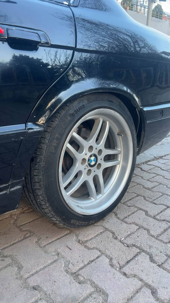 ئەم ویلانەم هەیە بۆ گۆرینەوە بە عادێ بەس عادێ یەک ویلام لەحیمی هەیە بەڵام لەحیمی وردو بی کیشیە تایەی لۆکە خواریو لەرزینی نییە ٢٠٠ برۆ کیشەی نییە ❤️ السليمانية, العراق


**إذا كنت صاحب هذا الإعلان وتريد حذفه لأي سبب، رجاءا أرسل رسالة إلى الدعم الفني**