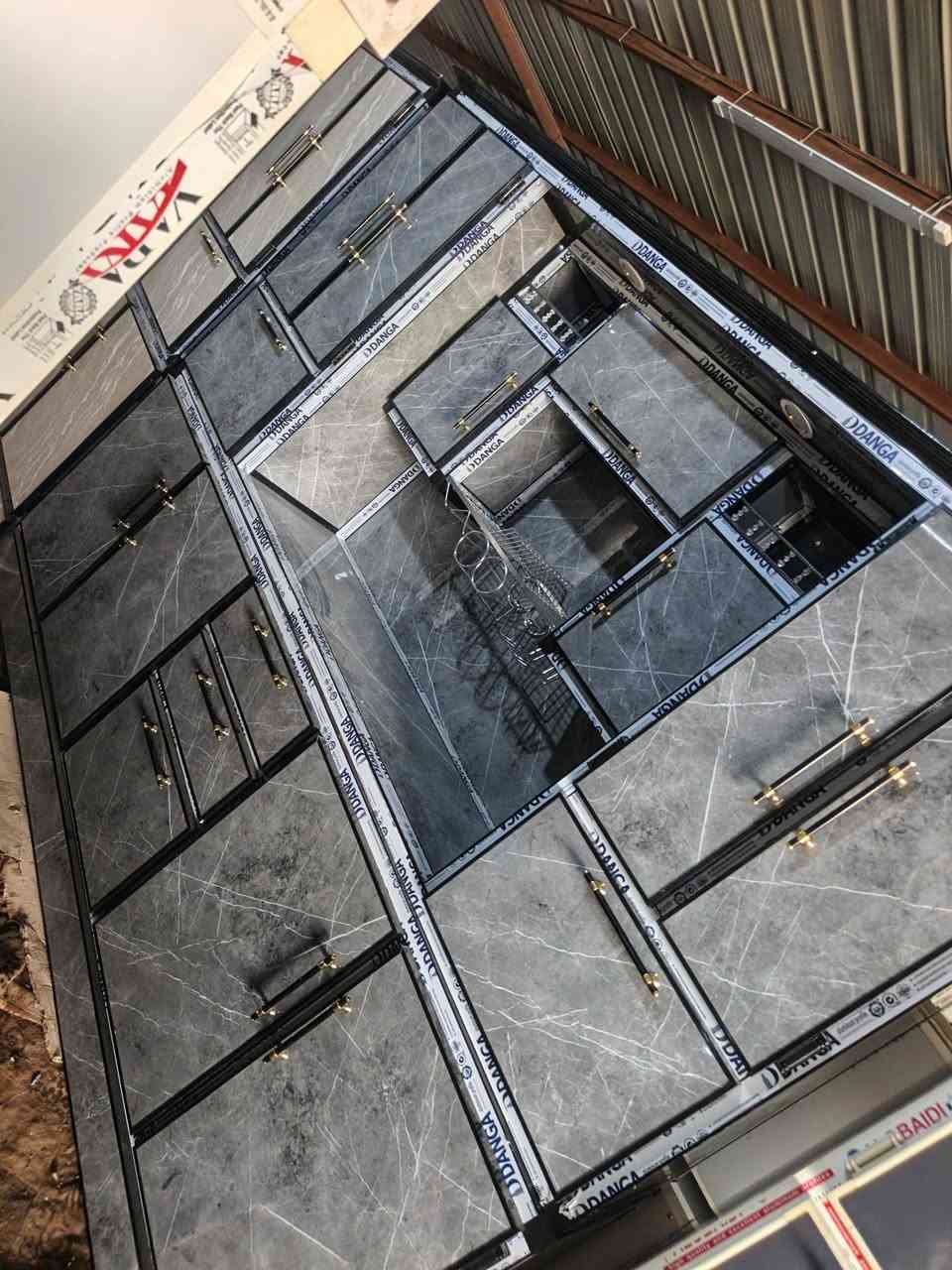 يوجد لدينا جميع الاثاث المنزلي الجديد ولمستعمل غرف النوم تركي ولعراقي
فقط راسل الصفحه ونعمل بنظام مراوس ***********
