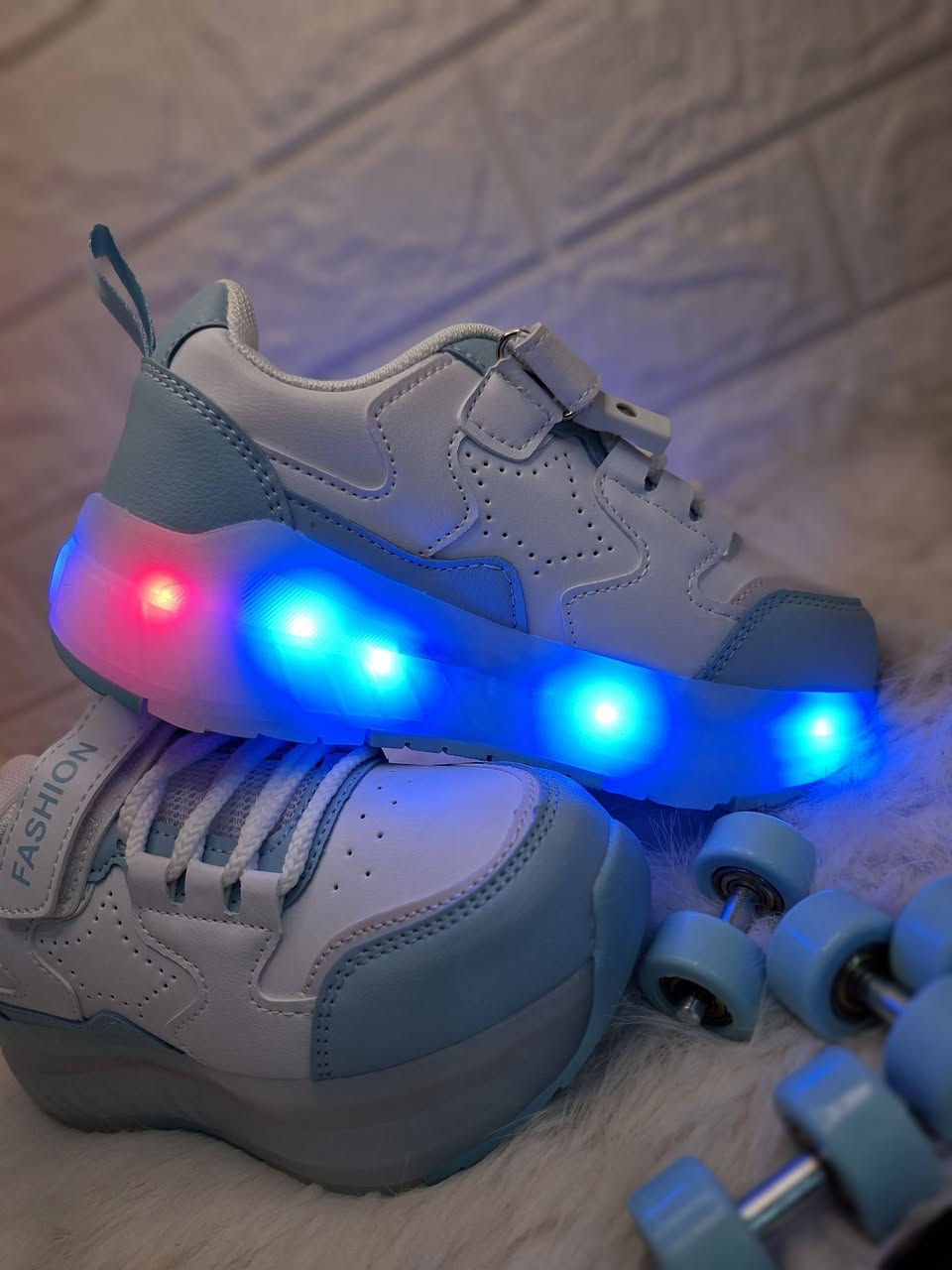 حذاء ابو الإضاءة وبي تايرات من جوة قابل للتحكم قياس ٣٣ ع اول تم ٨ وبالعافية


**إذا كنت صاحب هذا الإعلان وتريد حذفه لأي سبب، رجاءا أرسل رسالة إلى الدعم الفني**